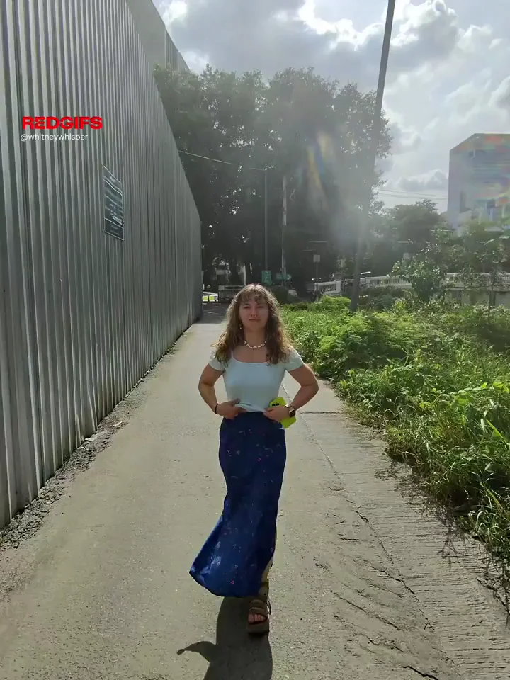 Lost Bet Dare: Busty Babe Flashes Slutty Curves in Public Alley