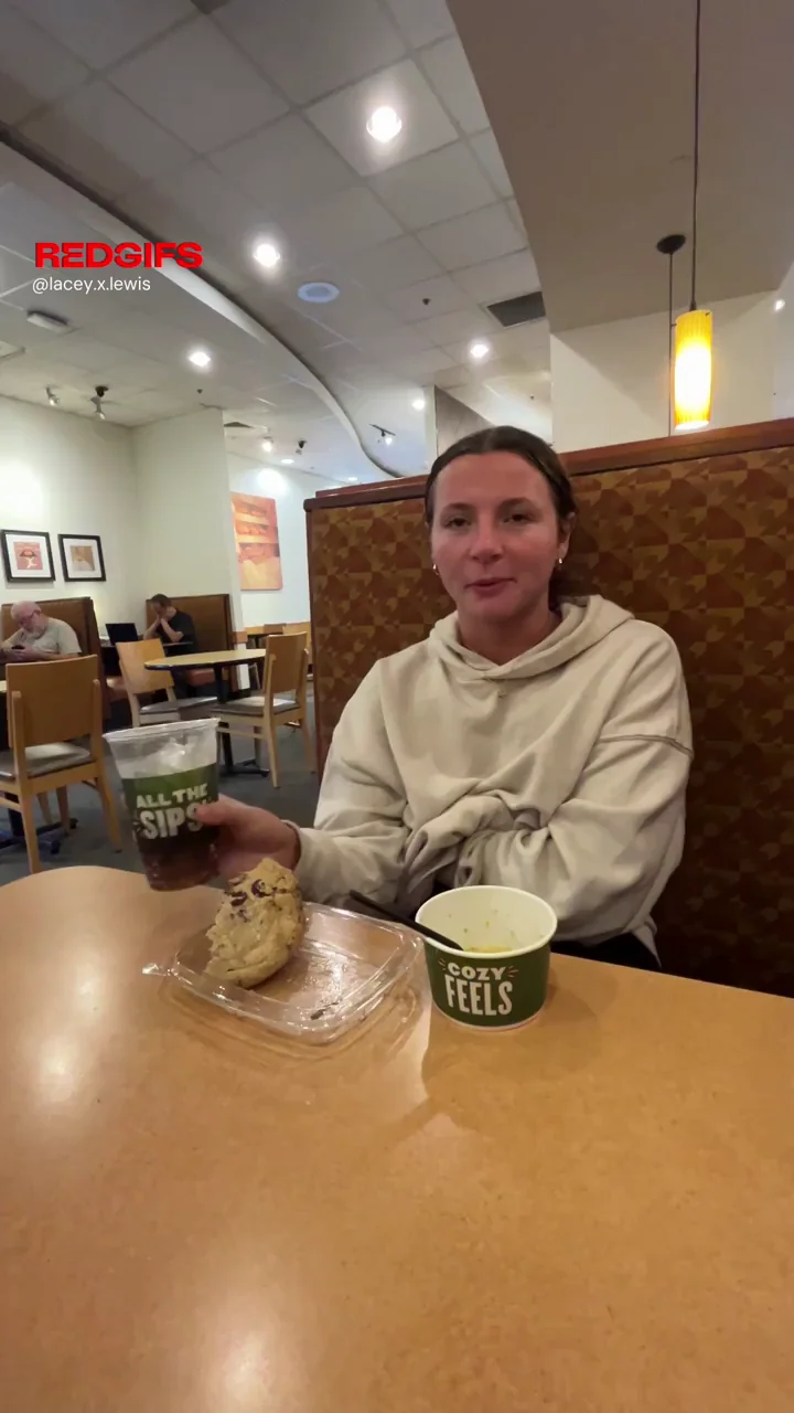 Just enjoying lunch 🥪