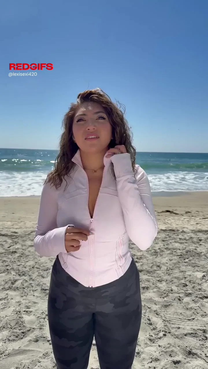 I love flashing at the beach