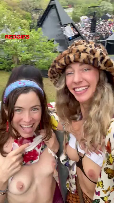 Flashing with my Bestie on a Music Festival