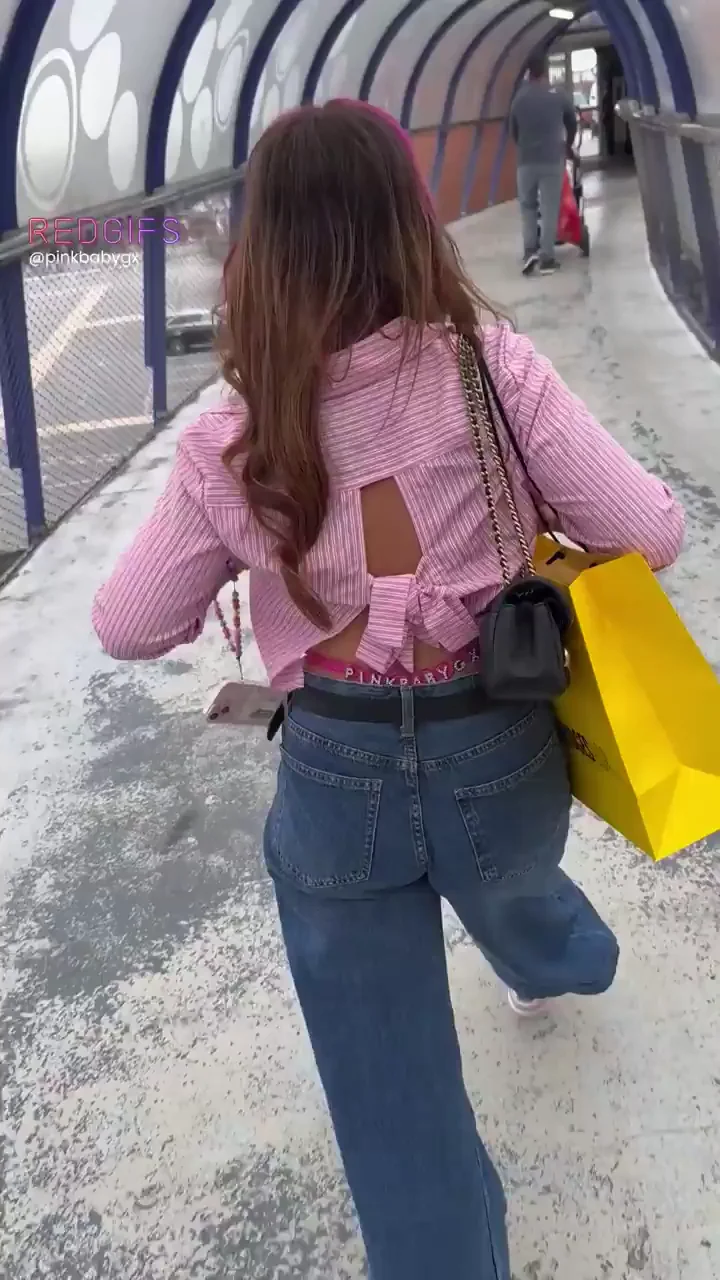 😈 Post-Shopping Flash Fest: Pierced Tits Out in Public Tunnel 🛍️💦