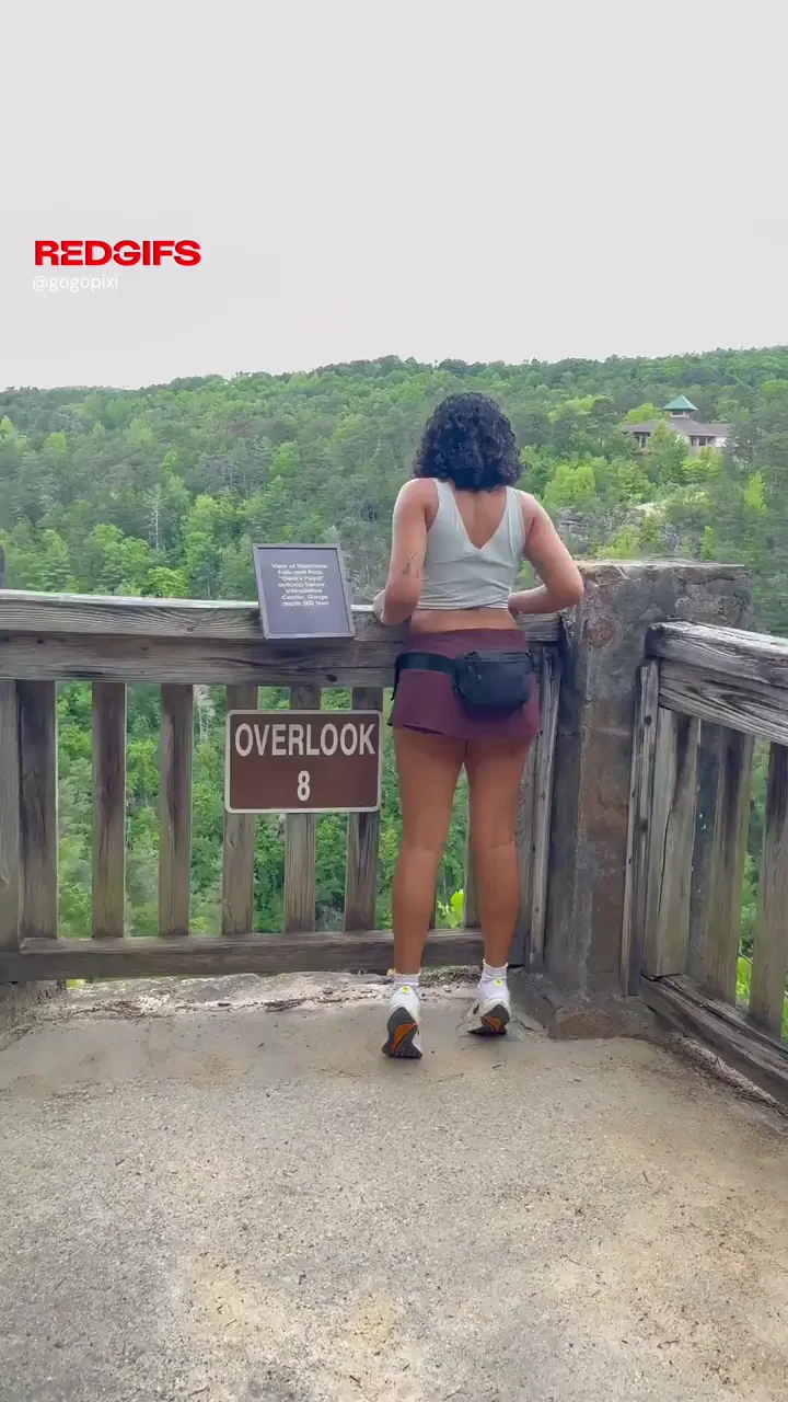 🔥 Latina Hiker Slut Flashes Tits at Overlook for Hikers 👀🍑