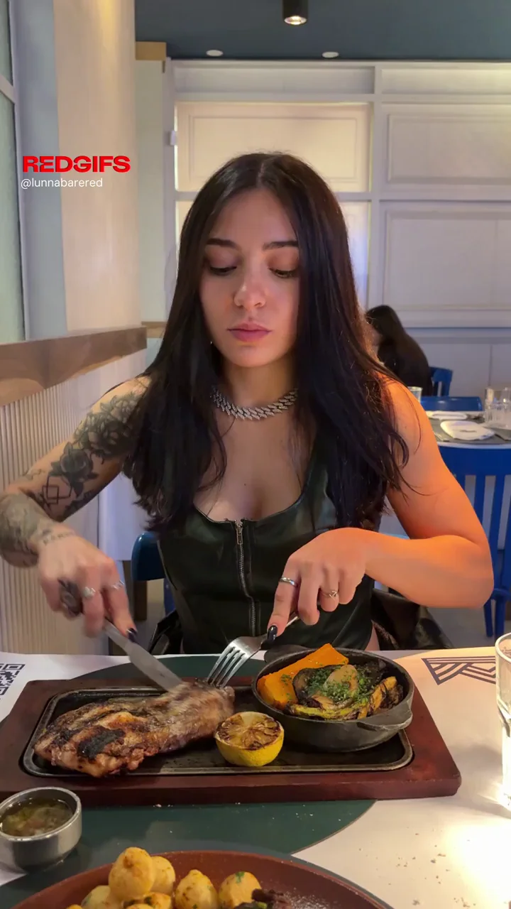 Be Honest 🥩 Would You Still Eat If This Slutty Teen Flashed Her Tits? 😈