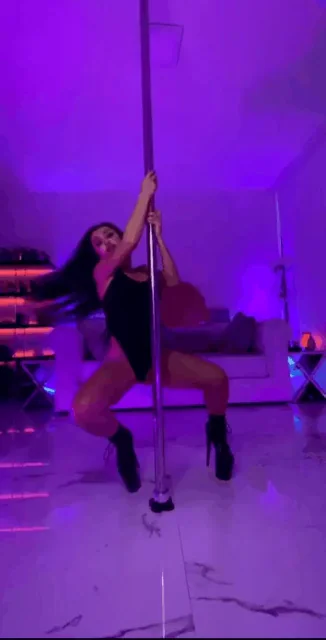Slaying the Pole in Shiny Leotard 💋🔥
