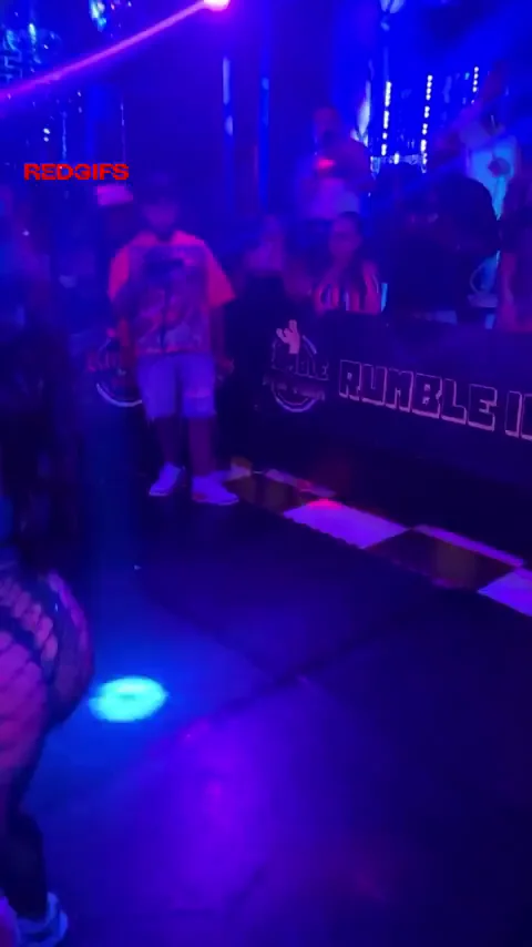 🖤 Thick Latina MILF Twerks Her Massive Booty in Fishnets at Club 🍑🔥