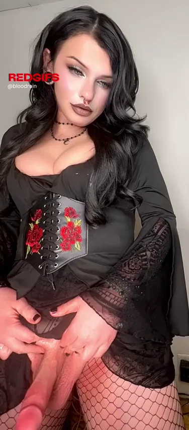 Do u like thick girls with fat cocks?