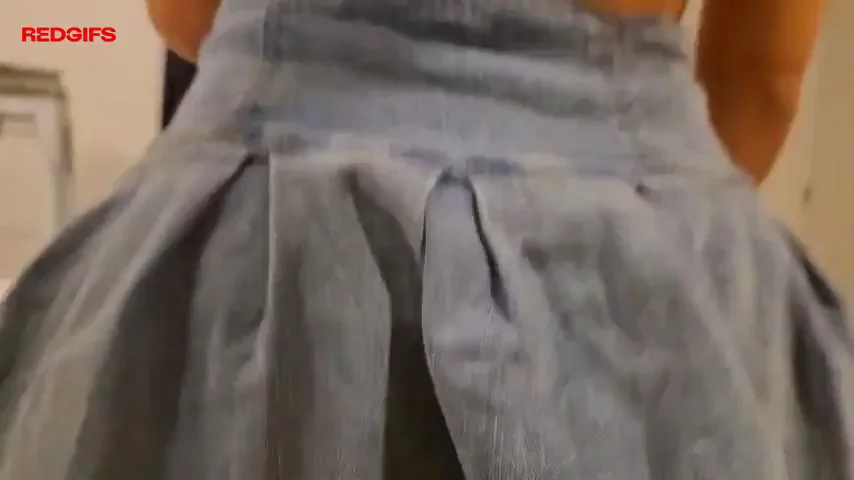 Petite Latina GF's Juicy Booty Tease in Skirt 🍑🔥