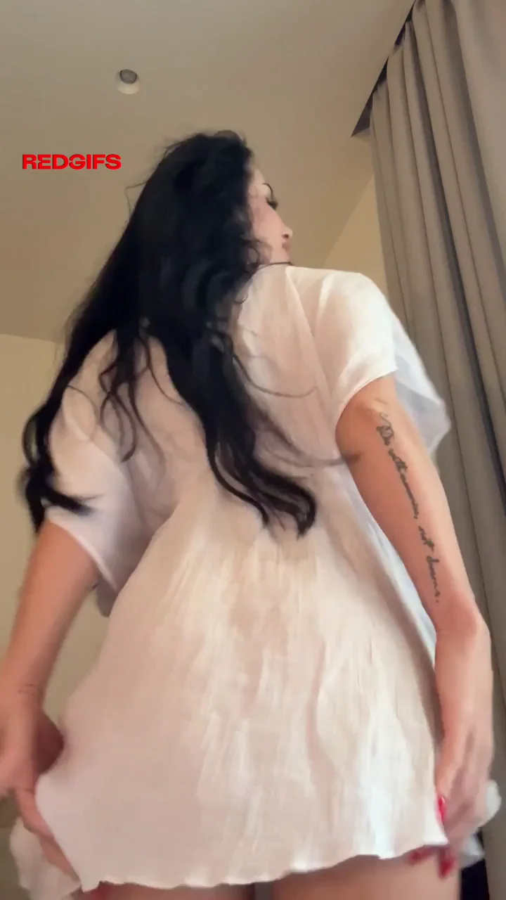 Just me revealing my juicy ass