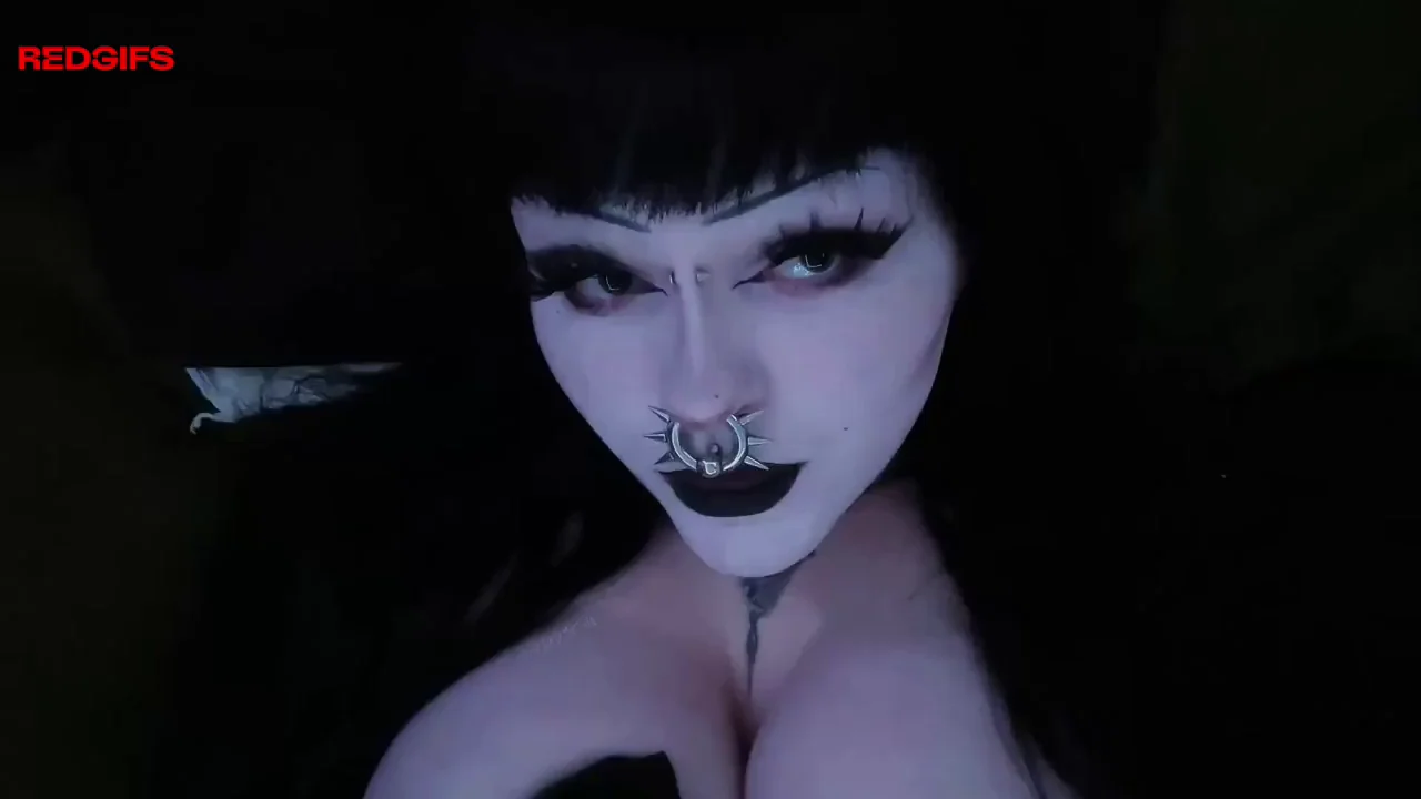 feelin cuuuute… might just let u hit later or somethin’ >.<