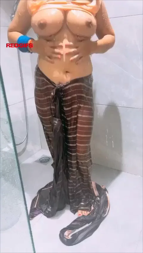 Shy Sanskari MILF Teases Big Tits Before Dropping Saree 😏💦