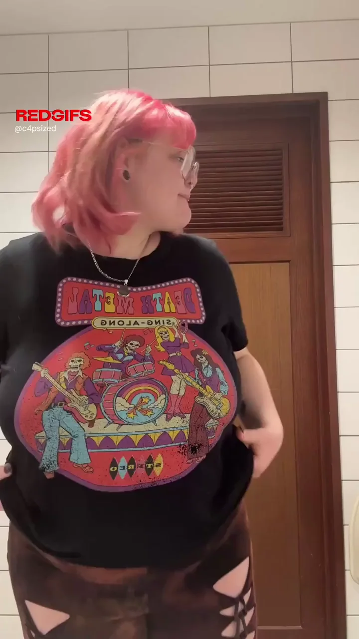 Got horny at the mall, decided to flash you in the public bathroom 🤭 Fun fact: my bra size is 48F but i havent actually worn a bra in years 🤗