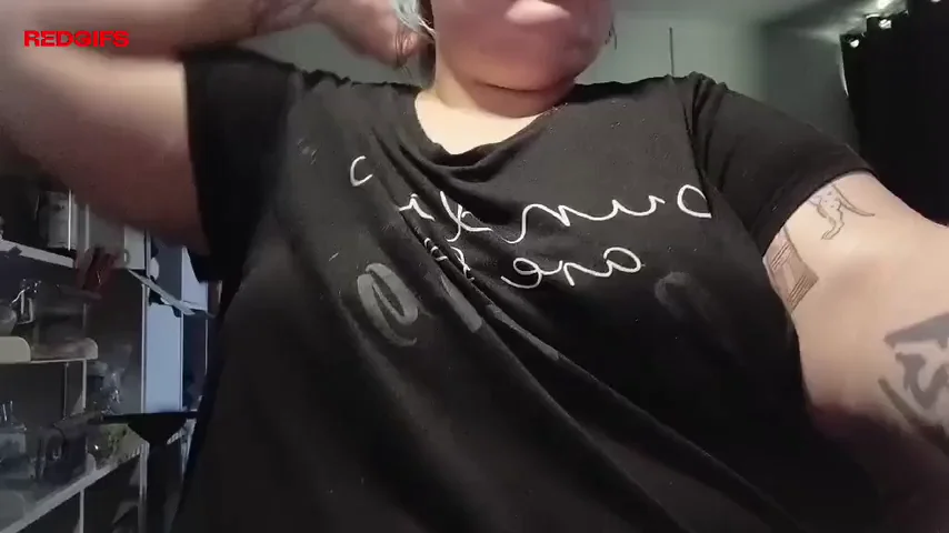 lil sweaty stripping for y'all, didn't realize it was gonna be so hot today