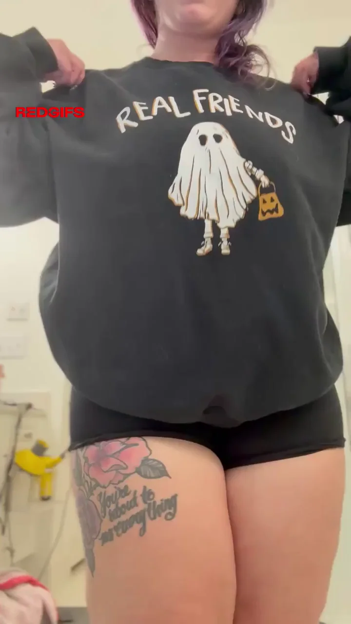 Trick or titty? 🍭👻