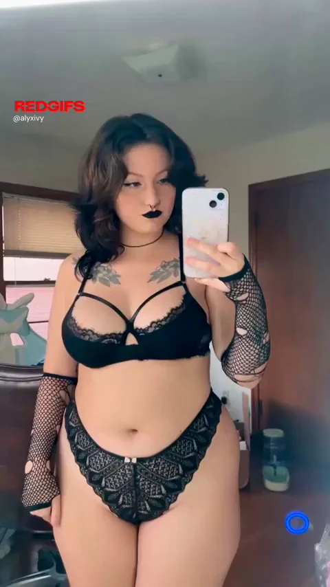 Lingerie try on <3