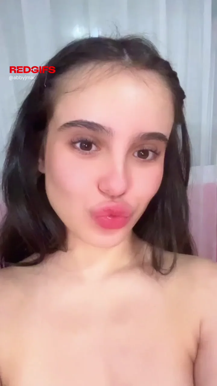 Perky Natural Teen Boobs Tease 💦🍒