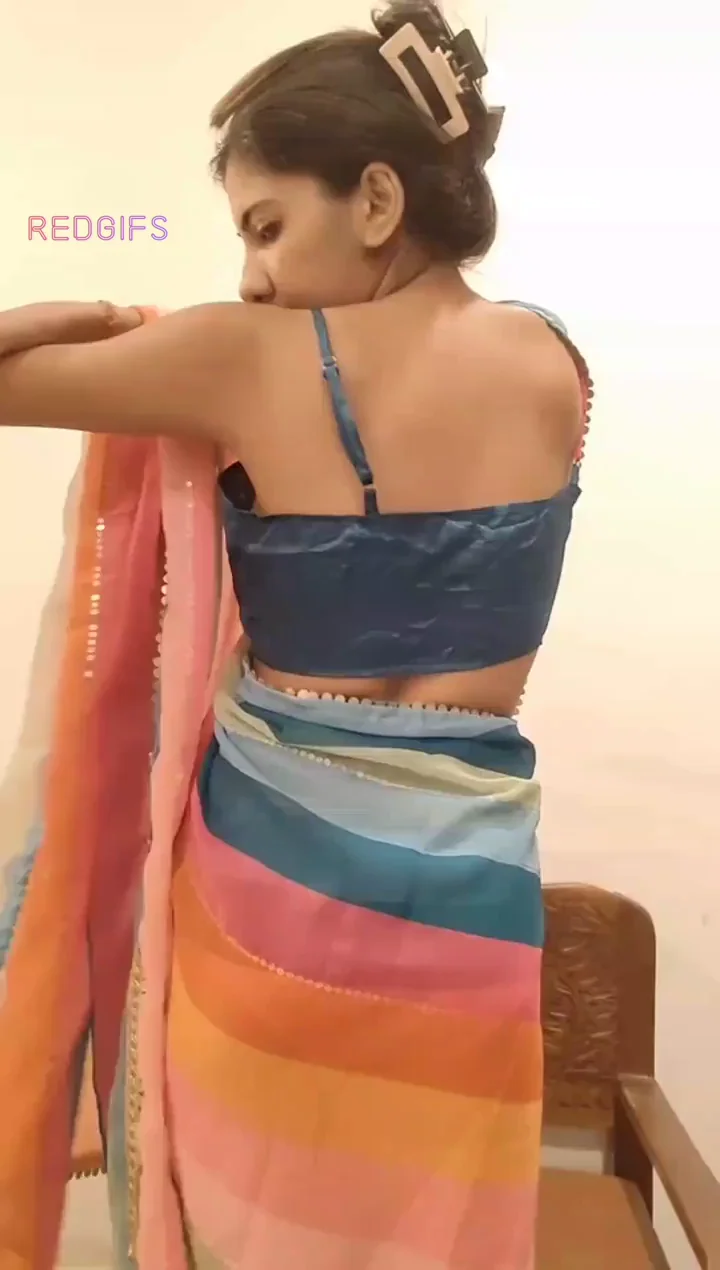 Desi Babe🔥 Drops Saree & Flashes Juicy Tits n Pussy Tease 💦