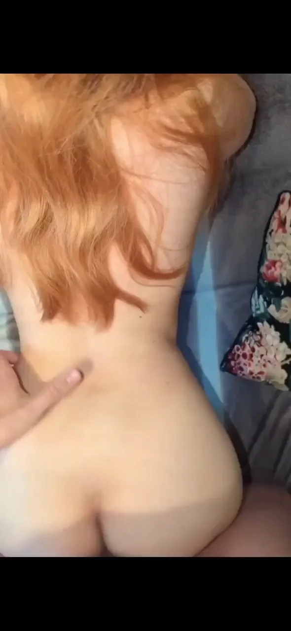 Who Wouldn't Creampie This Juicy Redhead Ass? 💦🍑