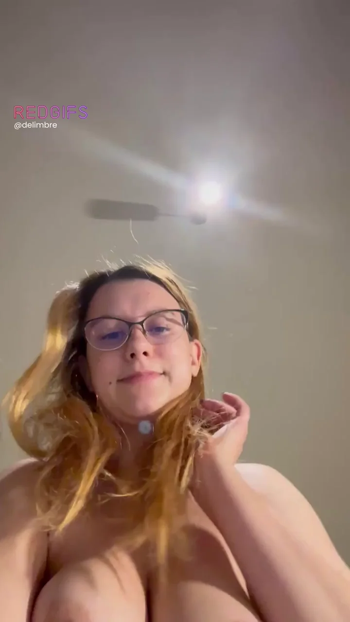 Curvy Polish Slut's Massive Tits Tease 😍🍒