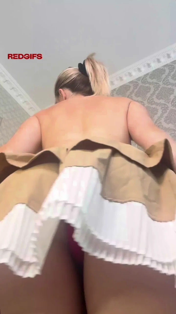 Dad says that good girls can show their breasts and butt