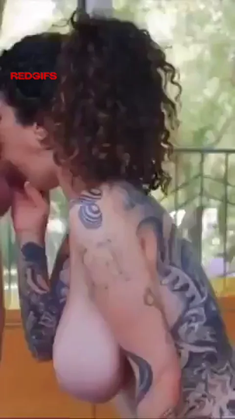 🍖 Curly Haired Sis Devours Morning Meat Deepthroat 😈
