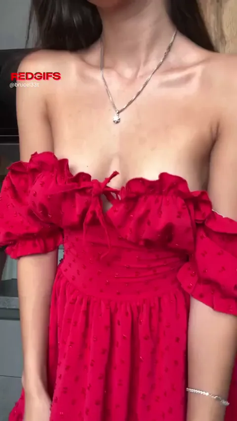 Oops! Forgot My Bra & These Perky Teen Tits Are Poppin' Out 😈🔥