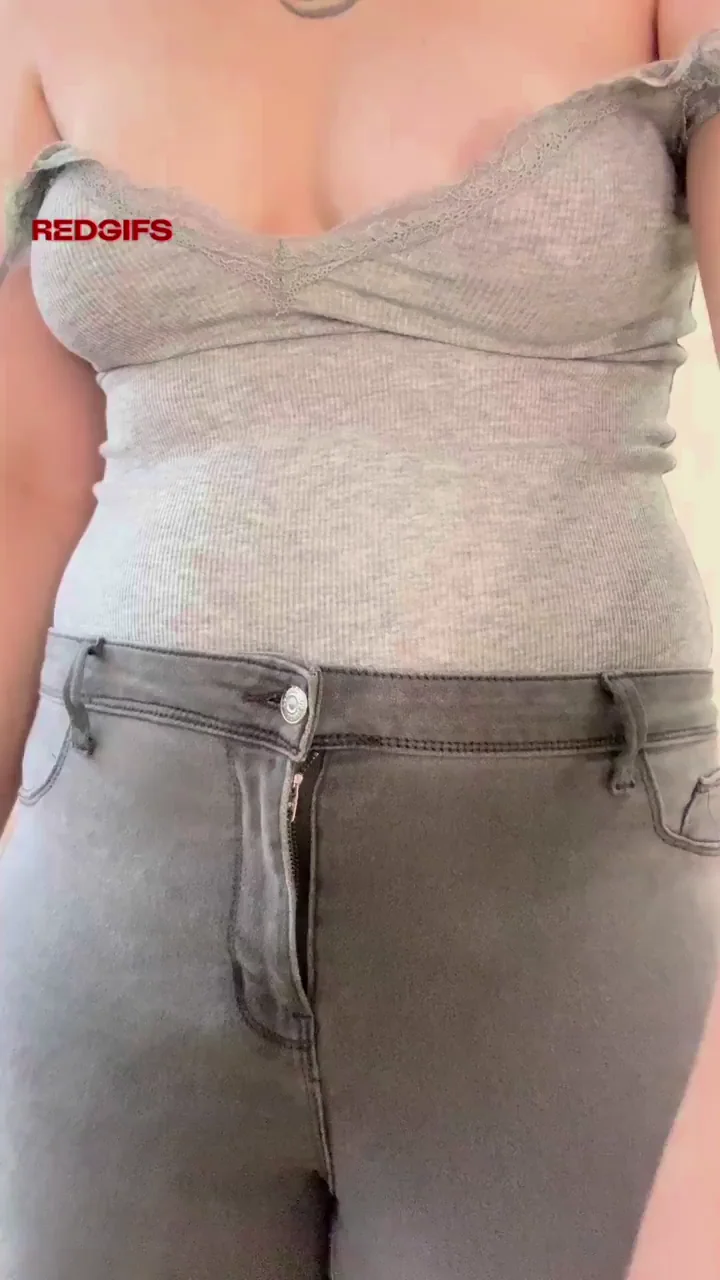 Braless Bombshell Teasing Massive Tits Downblouse 🔥🍈🍈