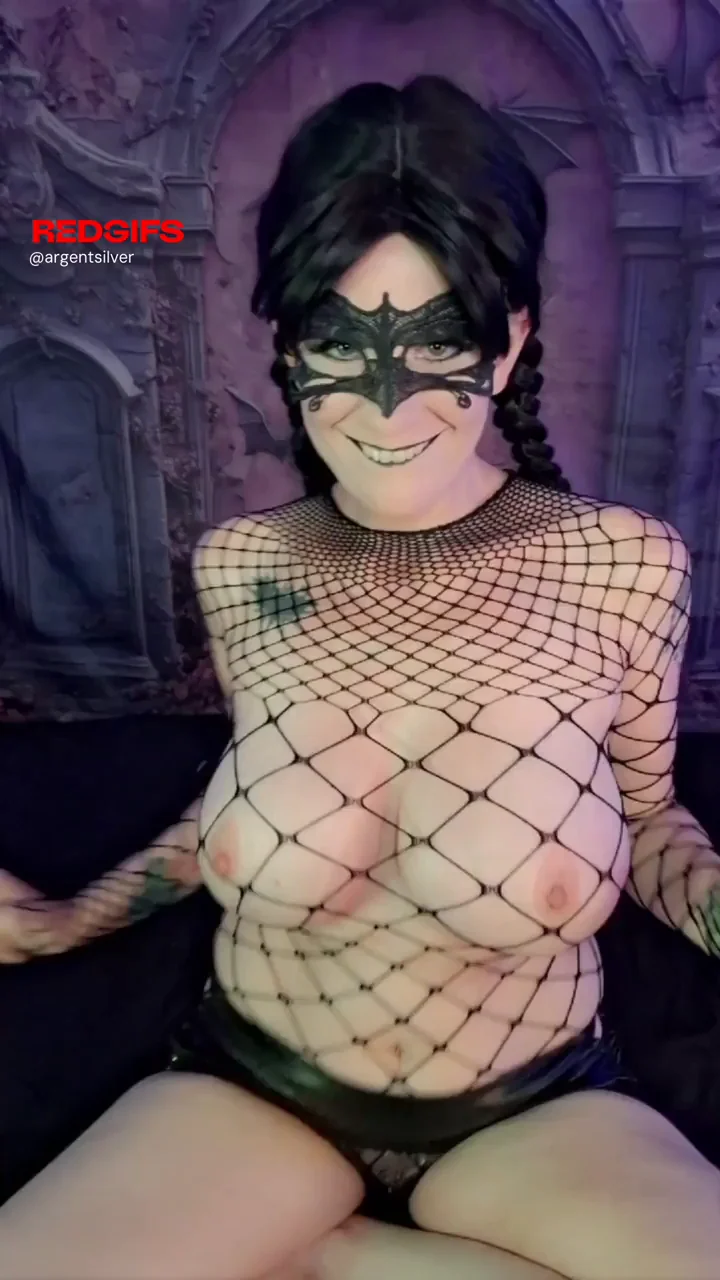 Can a horny Goth milf be the reason you cum tonight