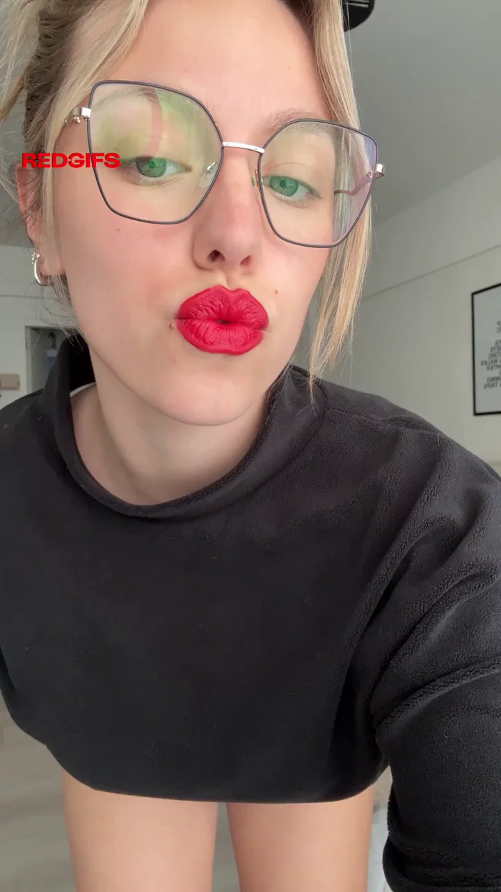 First Spot Your Hands Grab on This Fuckdoll Tease? 🍑🔥
