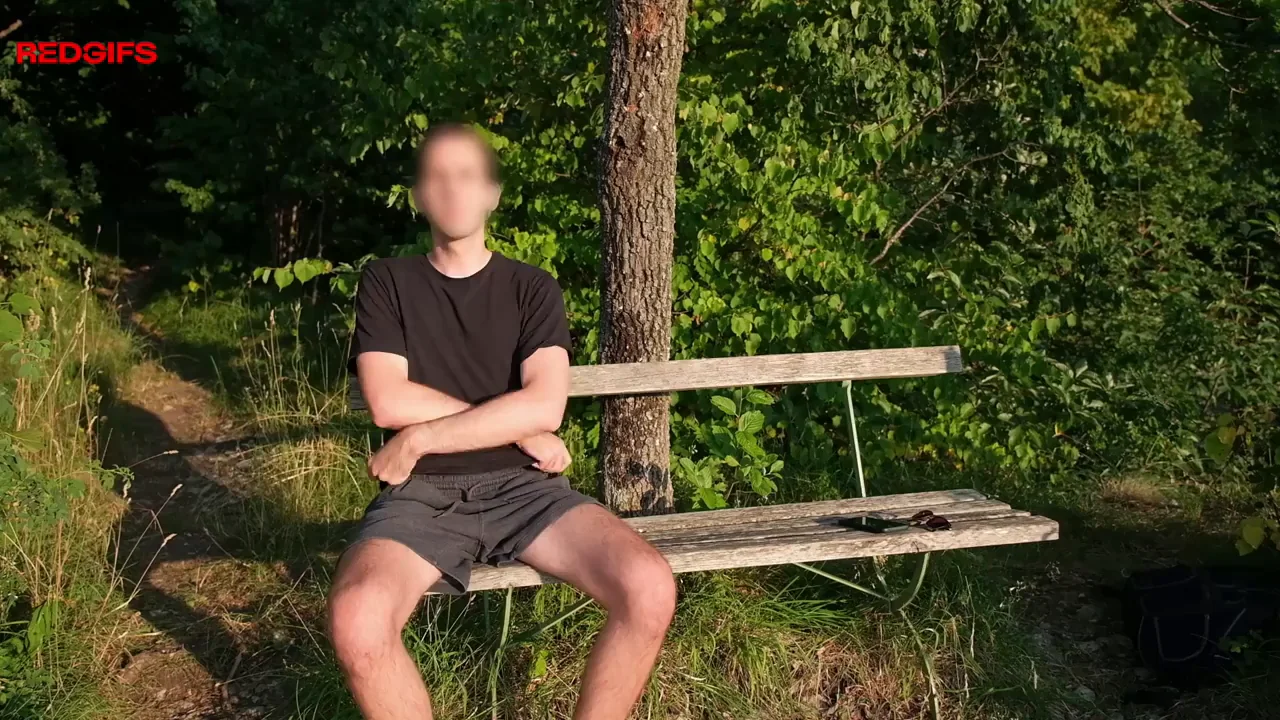 Hier musste ich gleich doppelt aufpassen... zum Einen nicht erwischt zu werden und zum Anderen nicht direkt zu kommen 😮‍💨 Outdoor macht mich immer extrem an 🫣 (m)