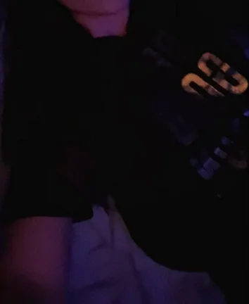 A little drop and jiggle before bed ? (oc)