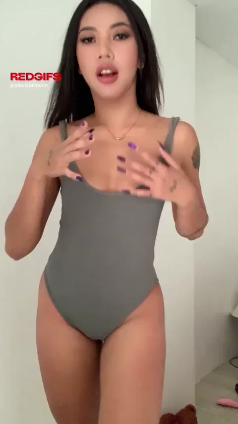 18yo Asian Slut Craves Daddy Dick 😈🍆