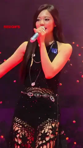 TWICE - Tzuyu feat. Momo