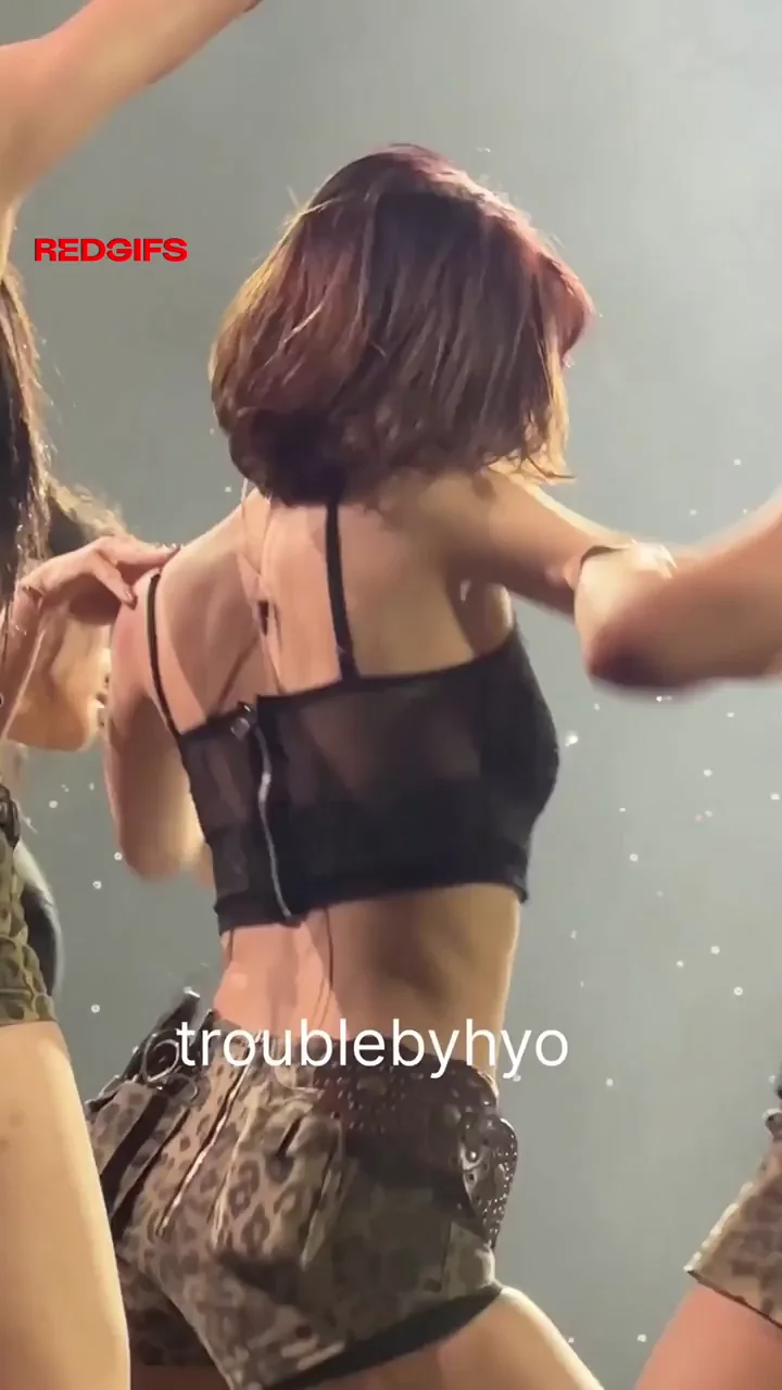 TWICE - Momo
