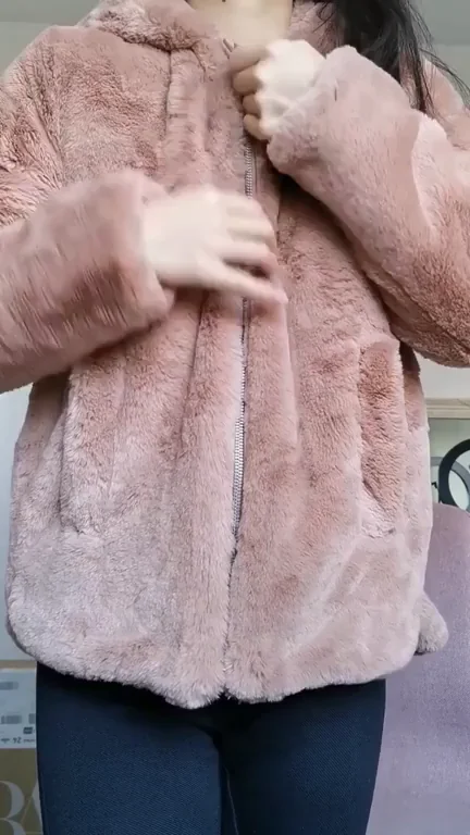 This baggy jacket hides my 28F sized boobs pretty well