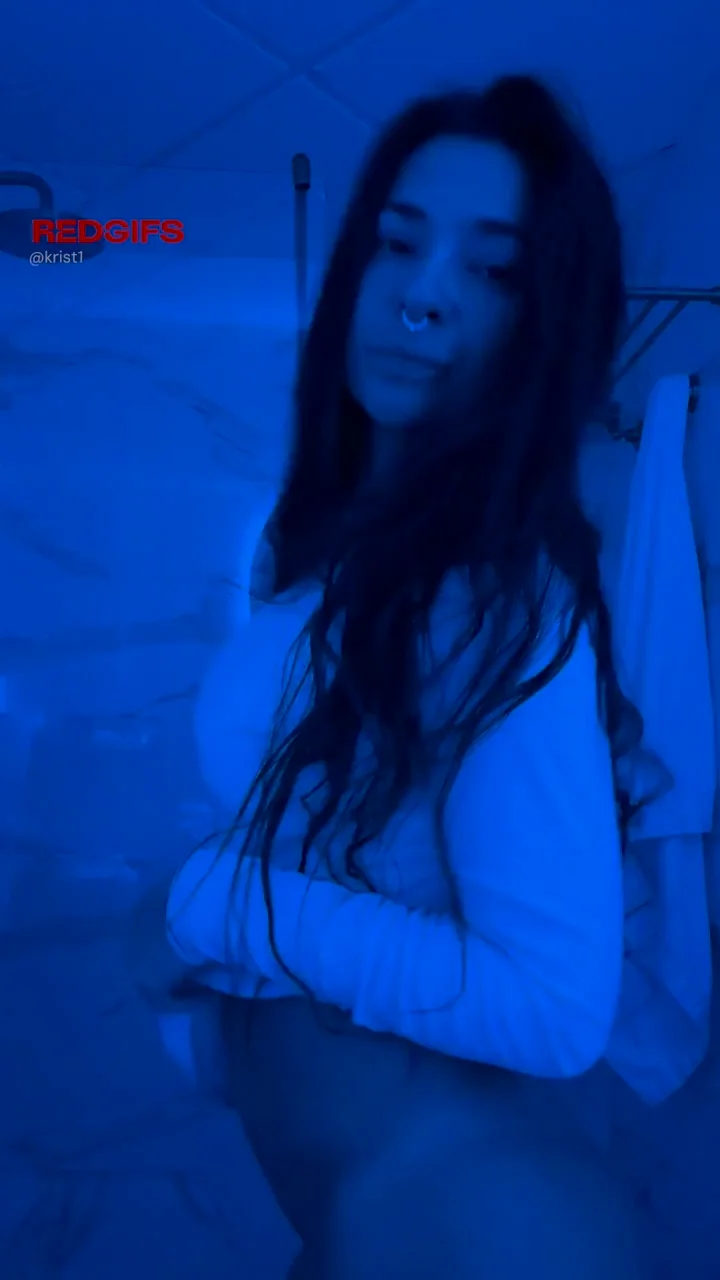 My milf ass shines sexy in this soft light
