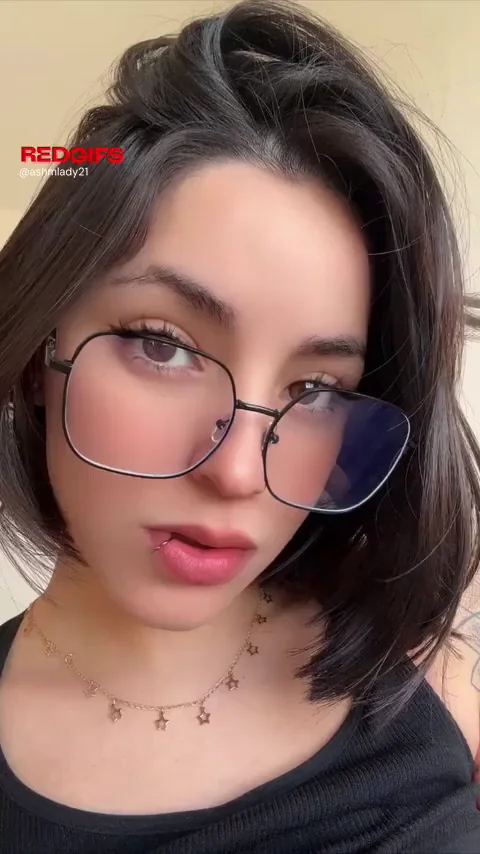 😍 Nerdy Teen Glasses Slut Flashes Her Perky Natural Tits 🍒