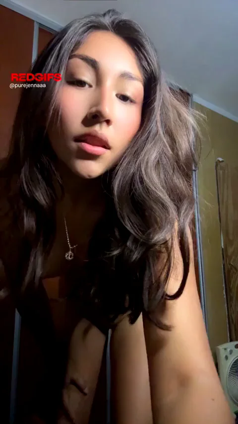 Latina Rhythm: Clappin' That Thick Booty to the Beat