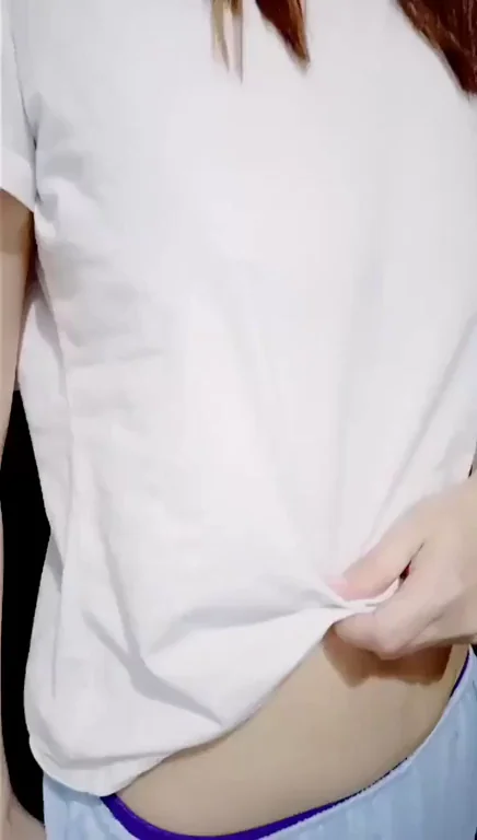 Tiny Tits Tease: Quick Flash from Petite Slut Before Bed