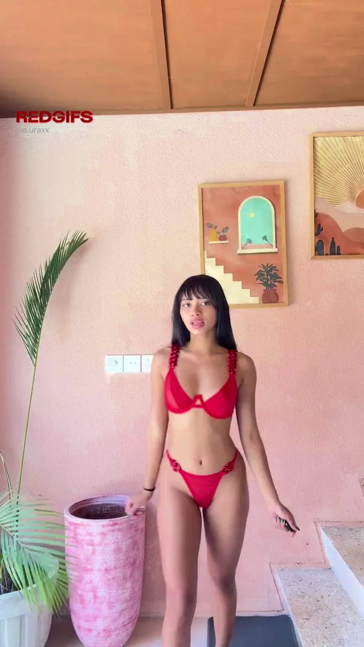 small body, big trouble 💋