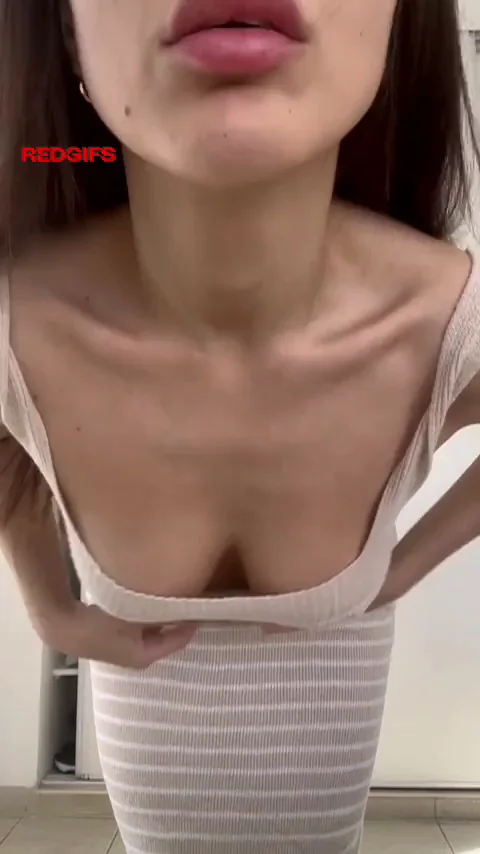 Shaking my breasts is fun