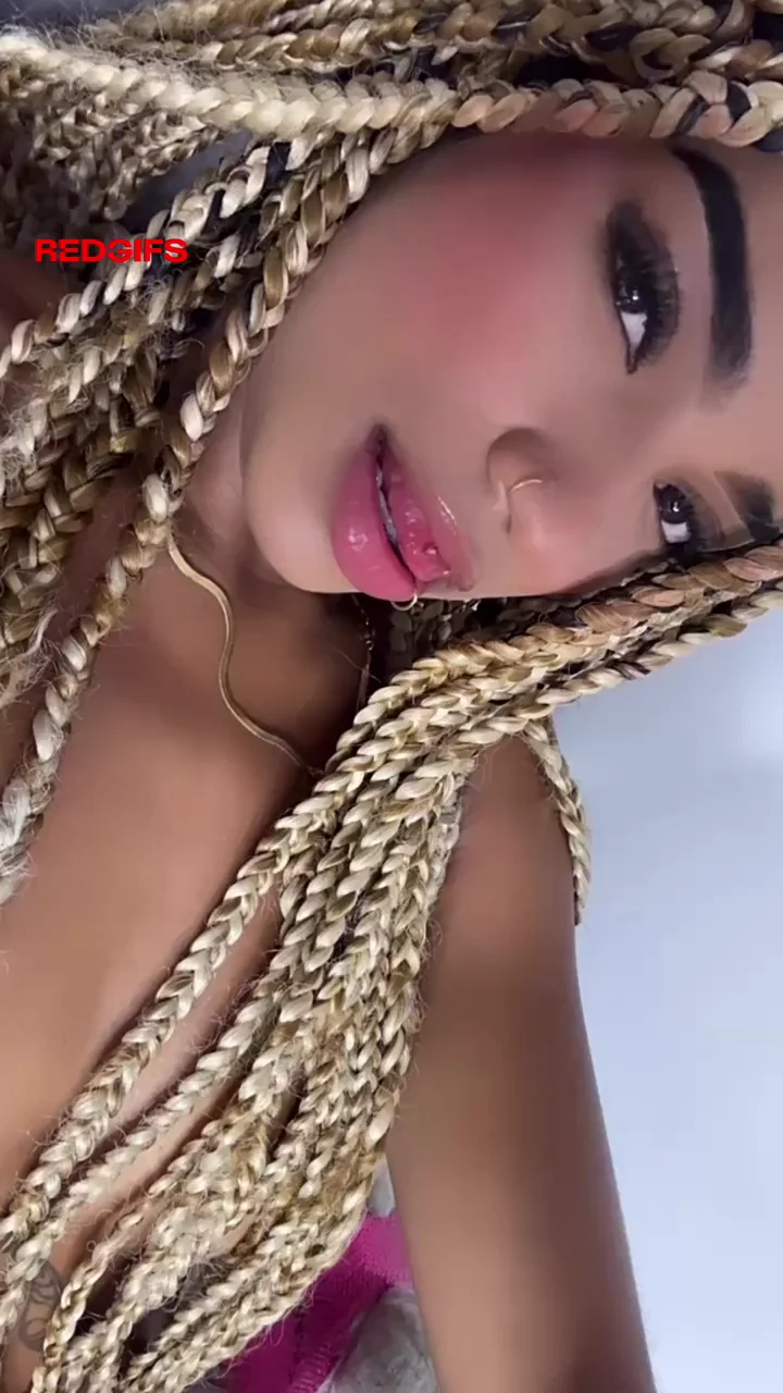 Ebony Babe's Kissable Lips & Slutty Tease