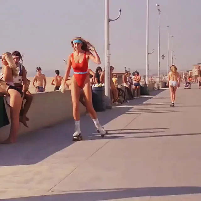 Kathleen Kinmont fit roller swimsuit plot in Hardbodies
