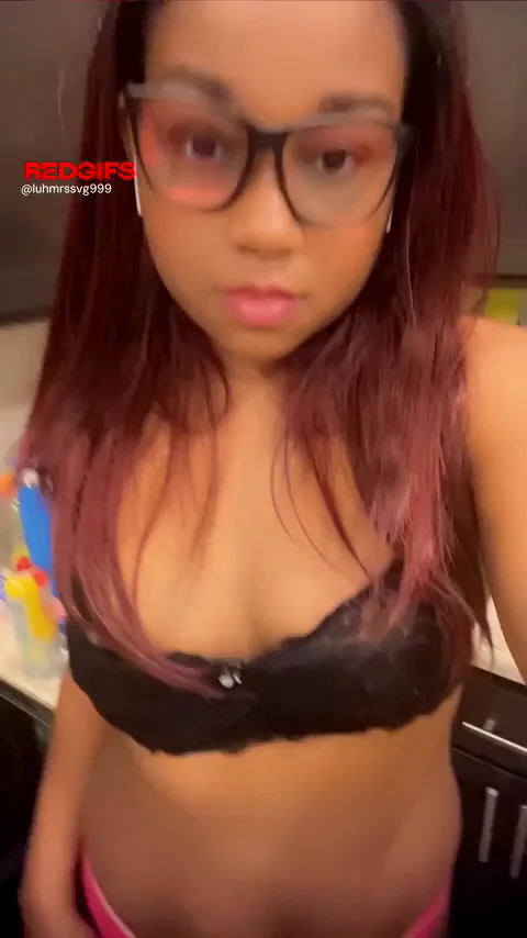 Who wanna see this p*ssy squirt 💦 Snapchat: real.kd14 telegram: @svgbarbiedoll