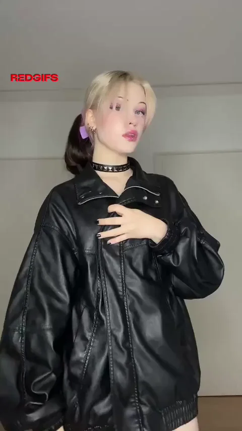 I like it when you watch me undress