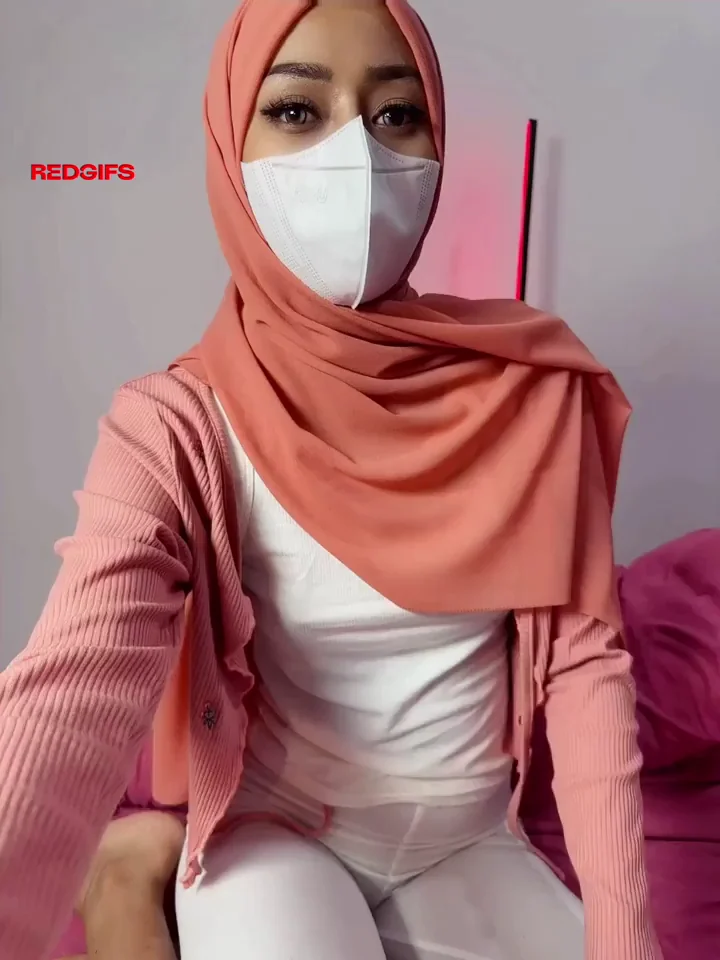 Perky Nipple Tease from Hijab Slut 😈🔥