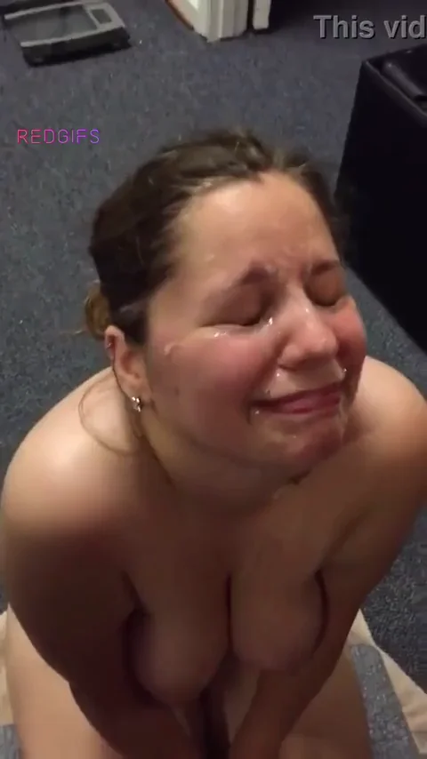 😩 Thick Cum Flood on Her Slutty Face, Laughing Thru the Load 😂💦