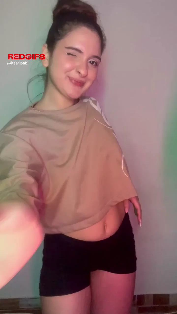 Thick Thighs Tease: 'Hi Love' Booty Bombshell