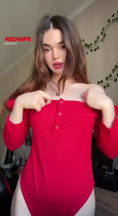 My boobs can’t hide tonight