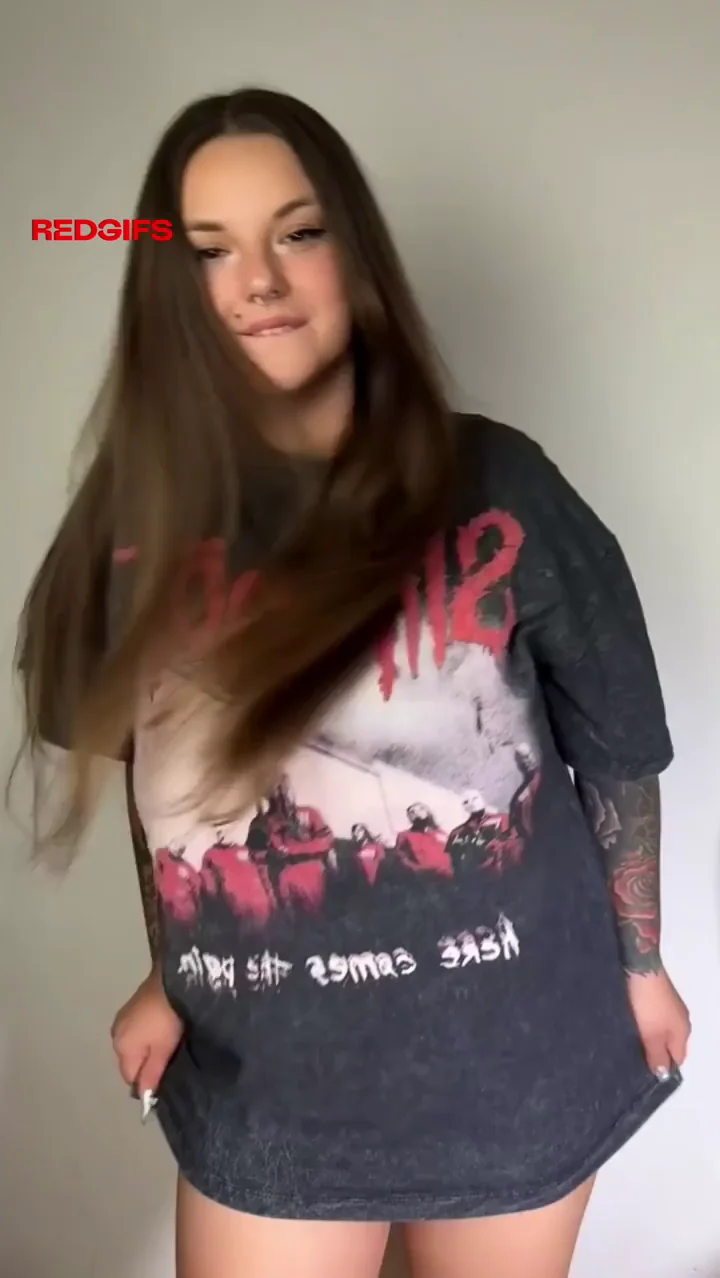 I dance for the men who love seeing some jiggle