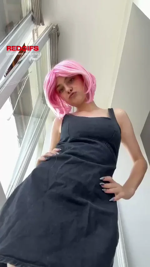 💗 Pink Wig TikTok Slut Teases Pussy & Boobs 😈